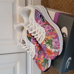 Womens MTA Sport Driven Floral Print Athletic Shoes Sneakers Size 6 or 11 NIB